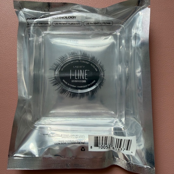 NIP Lashify I-LINE™ BLACK GOSSAMER LASH COLLECTION - Picture 1 of 3
